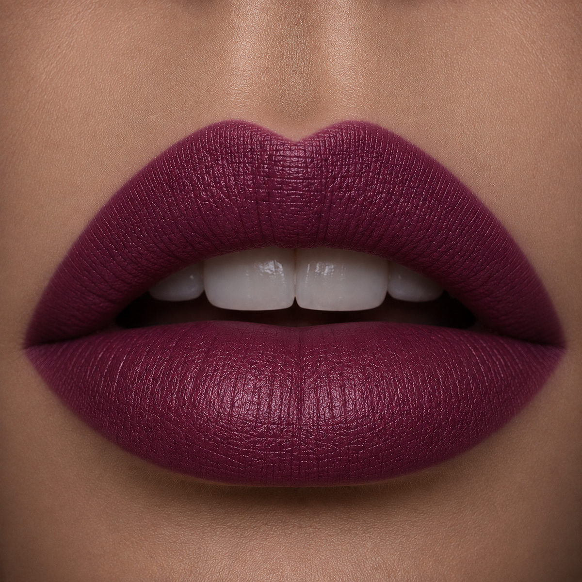 Labial artístico cremoso Mirely Makeup aplicado en maquillaje artístico